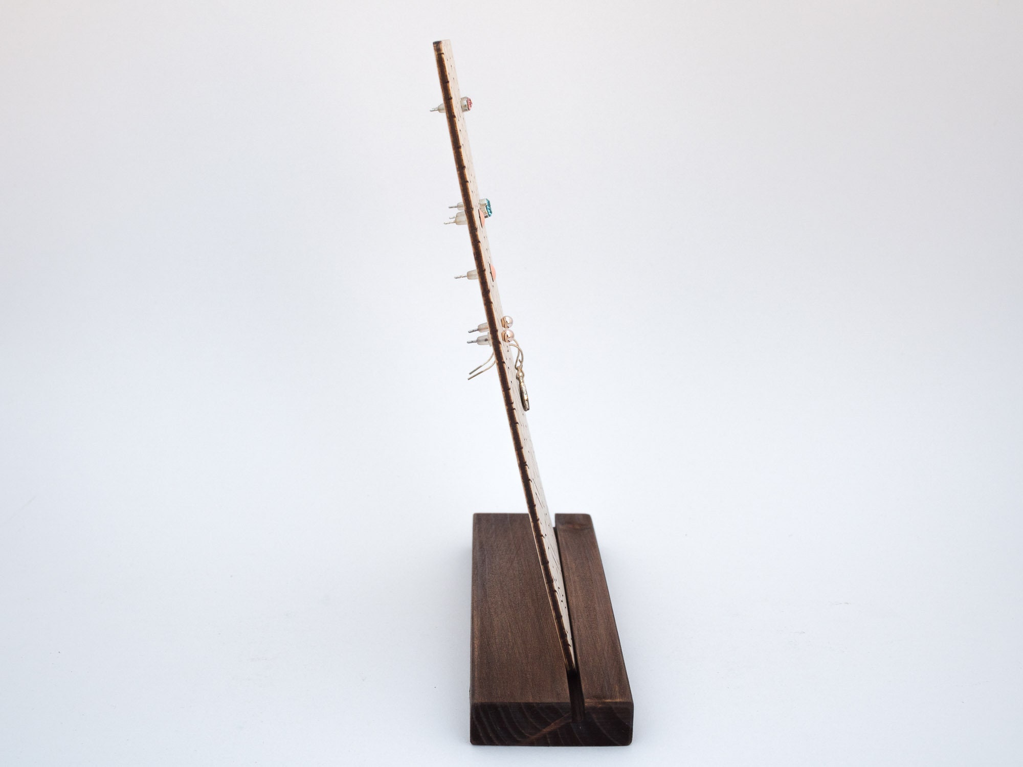 Handgemachte Ohrsteckeraufbewahrung aus Holz mit Lasergravur | Etsy