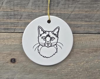 Minimalist Cat Face Ceramic Ornament – Handcrafted Pet Lover Gift with Gold String