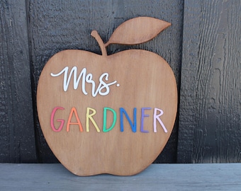 Custom Teacher Name Sign • Personalized Apple Classroom Decor • Teacher Appreciation Gift • Colorful Teacher Desk Sign • Back to School Gift