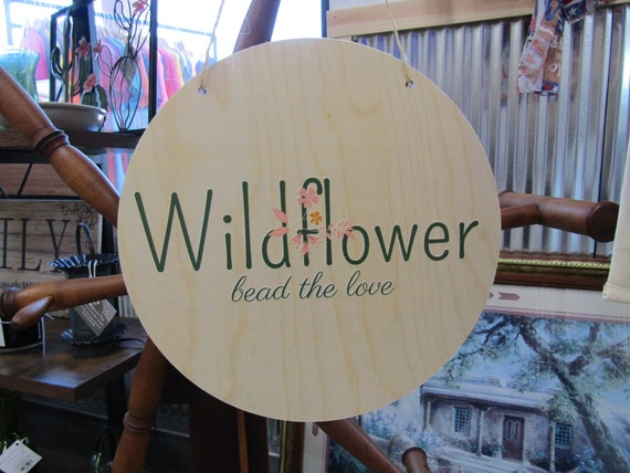 Custom Jewelry Business Sign Round Wildflower Floral Lightweight Business Small Shop Printed Wood Your Logo Circle Vendor Table Wall Sign