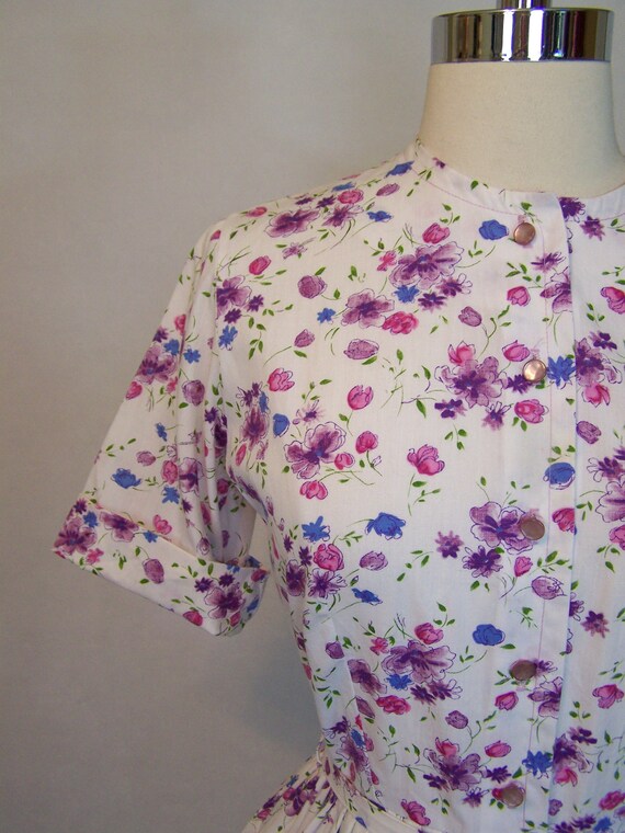 Dress Sale! DEADSTOCK 50s Purple Floral Print Cot… - image 5