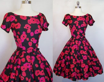 50s SUZY PERETTE Silk Poppy Floral Fit Flare Cocktail Party Dress XS Small 1950s