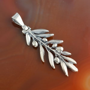 olive leaf silver necklace, olive leaf necklace, olive leaf pendant, laurel necklace, greek pendant, laurel pendant, greek necklace
