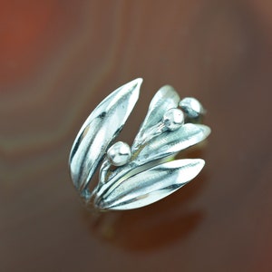 Anillo de plata con hoja de olivo, anillo de hoja de olivo, anillo de laurel, anillo de ramita de olivo, anillo de rama de olivo, anillo griego, joyería griega, regalo de joyería para damas de honor