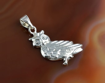 uggla silverhänge, ugglahalsband, ugglahänge, ugglesmycken, silveruggla, antikt hänge, antika smycken, uggla, grekiskt hänge, grekiska smycken