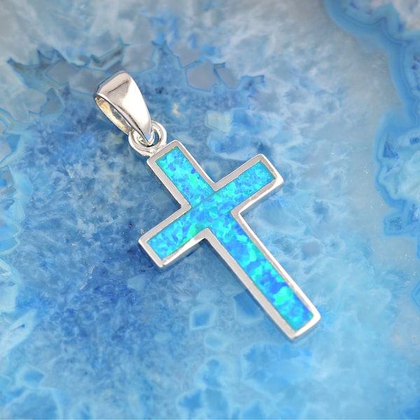 Pendentif croix en argent opale, croix en argent, collier croix opale bleue, croix avec opale, pendentif croix, cadeau chrétien, cadeau pour femme chrétienne