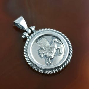 Pegasus silver pendant, Pegasus pendant, Pegasus necklace, horse pendant, antique pendant, gift for artist, gift for writer, gift for poet