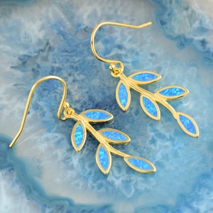Pendientes de ópalo dorado con hoja de olivo, pendientes de rama de olivo, pendientes de hoja de olivo, pendientes de laurel con ópalo, pendientes de hoja de ópalo, regalo para dama de honor