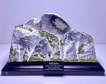 Half Dome 2025 - Escultura grande de 18 x 10 cm