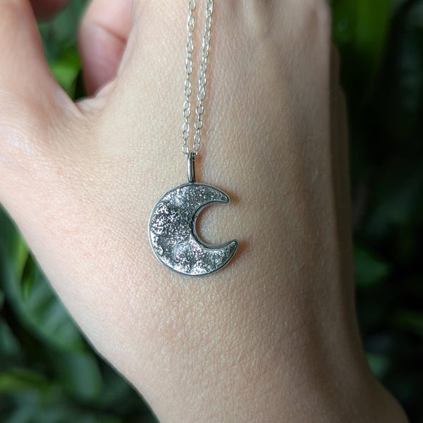 925 Sterling Silver Textured Crescent Moon Pendant Necklace 18"