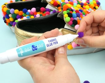 Fabric Glue Pen  Dot & Dab    Fabric  Ribbon and Felt  Strong  Permanent Dries Clear  Non Toxic  Clip Easy Squeeze Tube