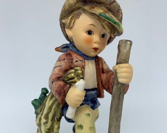 陶器製少年フィギュア バスケット付き　Goebel 陶器製少年フィギュア バスケット付き Goebel