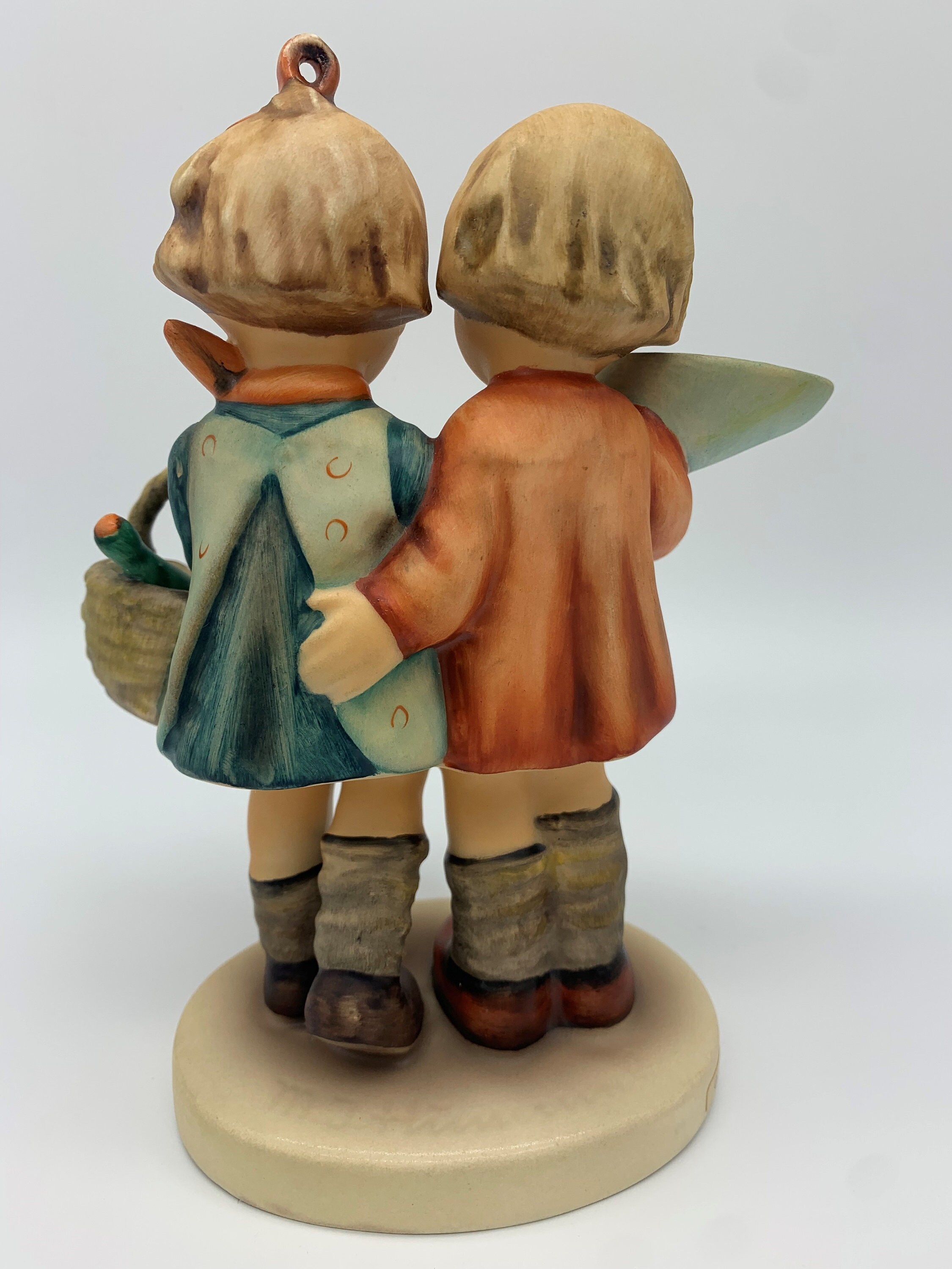 Hummel by Goebel Figurine Going to Grandmas 52/I TMK6 Signed 1979