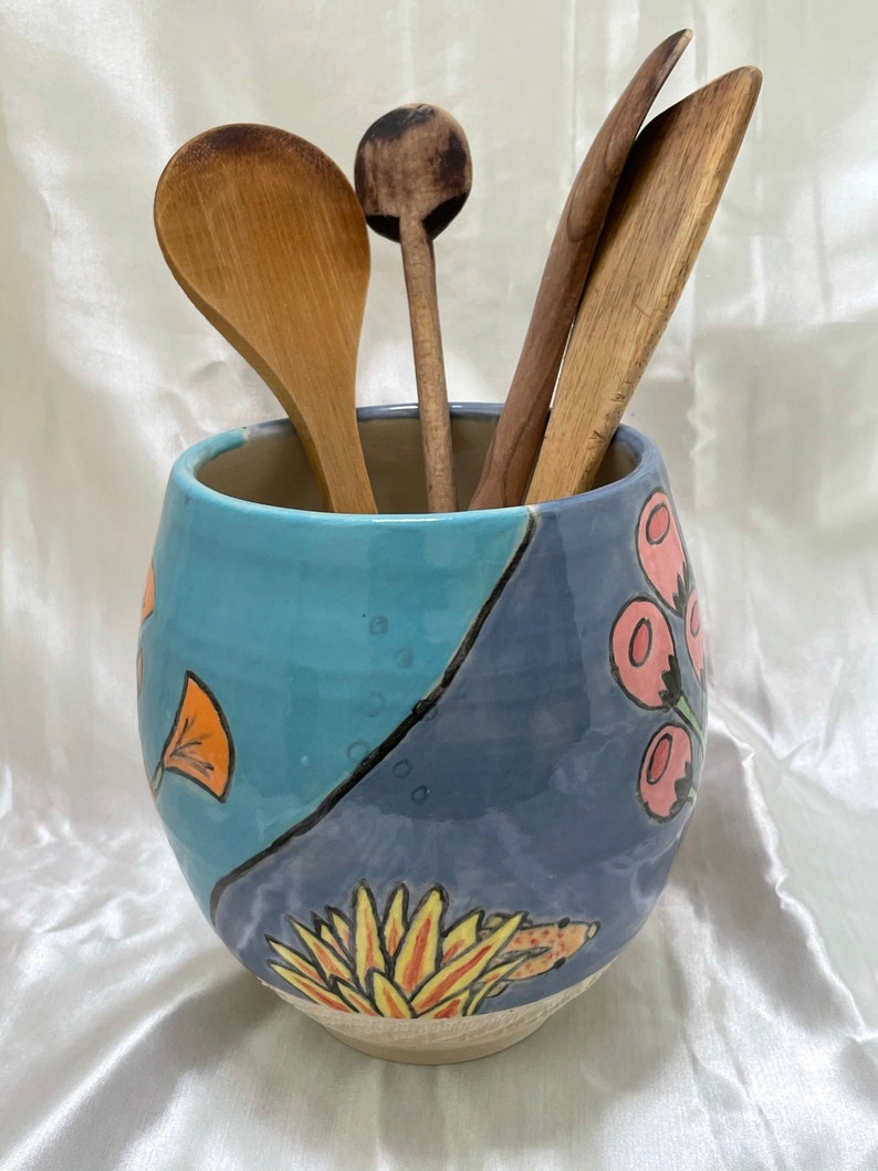 Sierra Avis Pottery Spoon Vase with Underwater Scene