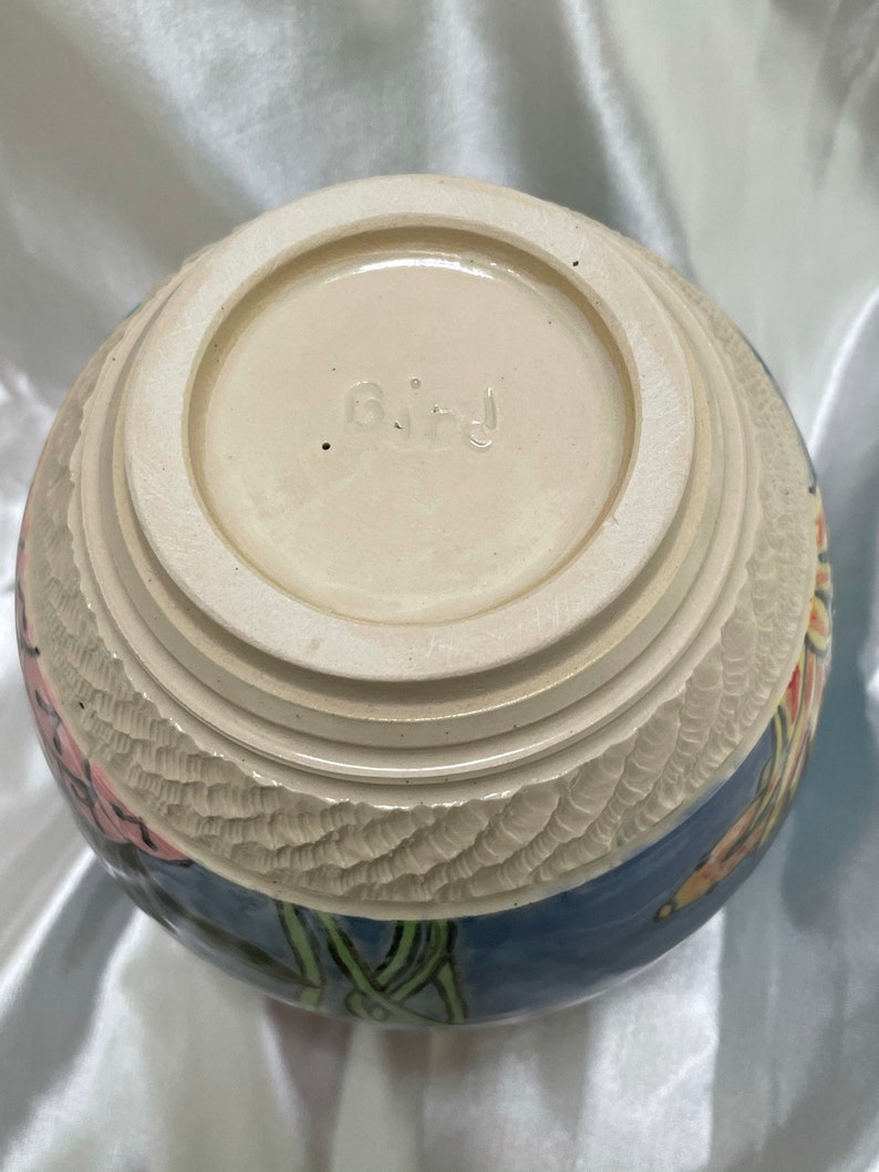 Sierra Avis Pottery Spoon Vase with Underwater Scene