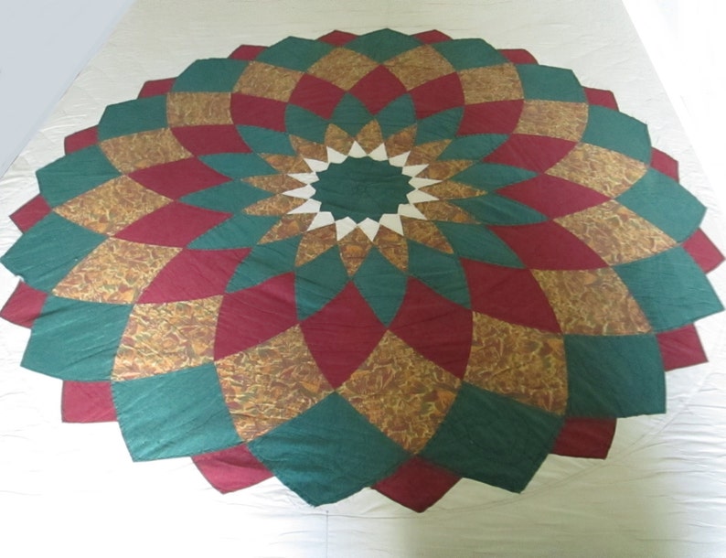 Hand Quilted Cotton Fabrics Vintage Hand Made Pieced Quilt Queen Size 84 by 96 Inches 1920/'s Sunburst Pattern