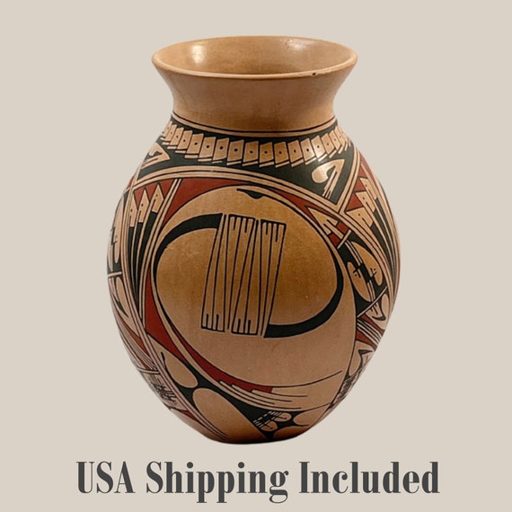 Vintage MATA ORTIZ Polychrome Pottery Jar Signed Quico Marquez