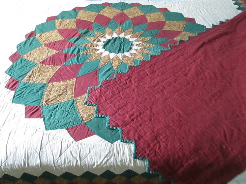Hand Quilted Cotton Fabrics Vintage Hand Made Pieced Quilt Queen Size 84 by 96 Inches 1920/'s Sunburst Pattern