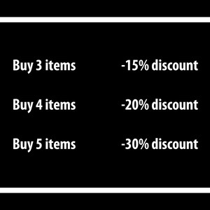 Pode incluir: Um gr&aacute;fico preto e branco mostrando uma estrutura de desconto para a compra de v&aacute;rios itens. Compre 3 itens e obtenha 15% de desconto, compre 4 itens e obtenha 20% de desconto, compre 5 itens e obtenha 30% de desconto.