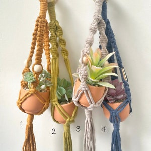 Planta de coche, colgador de macramé para planta de coche, accesorios para coche, planta para coche, colgador de espejo retrovisor, regalo para amiga, regalo de cumpleaños, pequeño regalo para mamá