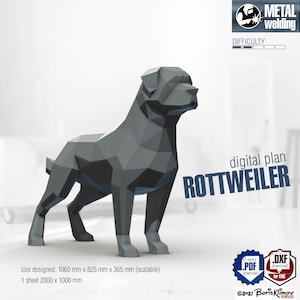 Puede incluir: Un diseño geométrico de perro Rottweiler en tonos grises, presentado como un plan digital. La imagen incluye el texto "ROTTWEILER" y "METAL welding". El diseño es escalable y mide 106 cm de largo, 82,5 cm de ancho y 36,5 cm de profundidad.