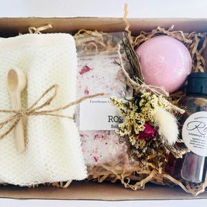 Gift box for her, Spa gift box, Spa gift set for her, Self care package, Spa gift box, Self care gift box, Care package, Mom Wife Rose
