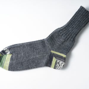 Men and teenager knitted wool socks, Size: 26 EU – 41/42 World - L, for a foot 26 cm or 10 inches, many colors and designs