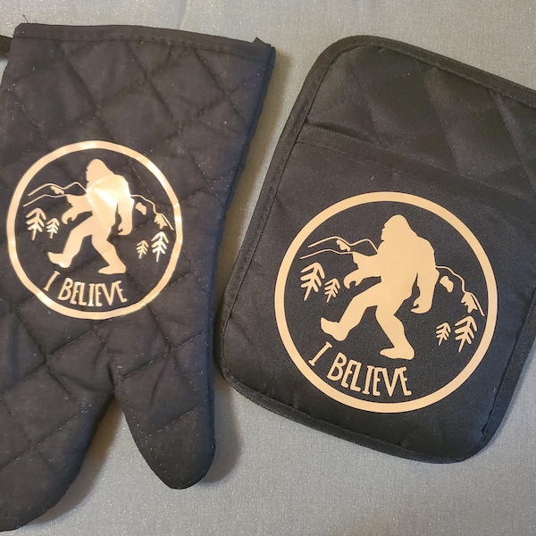 Bigfoot Hot Pads