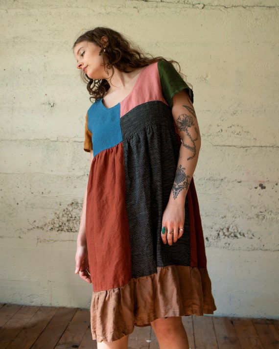 a line midi dress with short sleeves The Linen Short-Sleeve Scoop Midi Dress main image 1