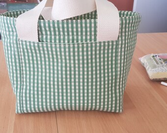 Project tote/craft bag with internal pockets