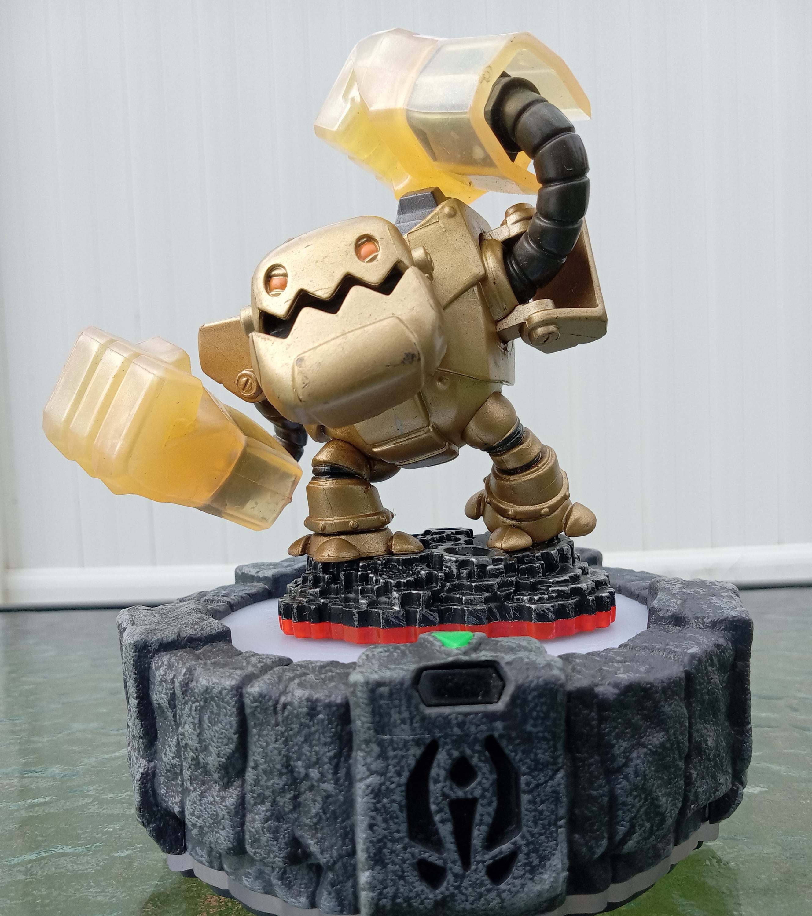Skylanders Trap Team Character Figures; Knight Mare, Short