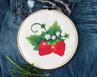 Kreuzstichmuster PDF - Erdbeerpflanze - Easy Cross Stitch - Geschenk Gärtner - Obst - Instant Download