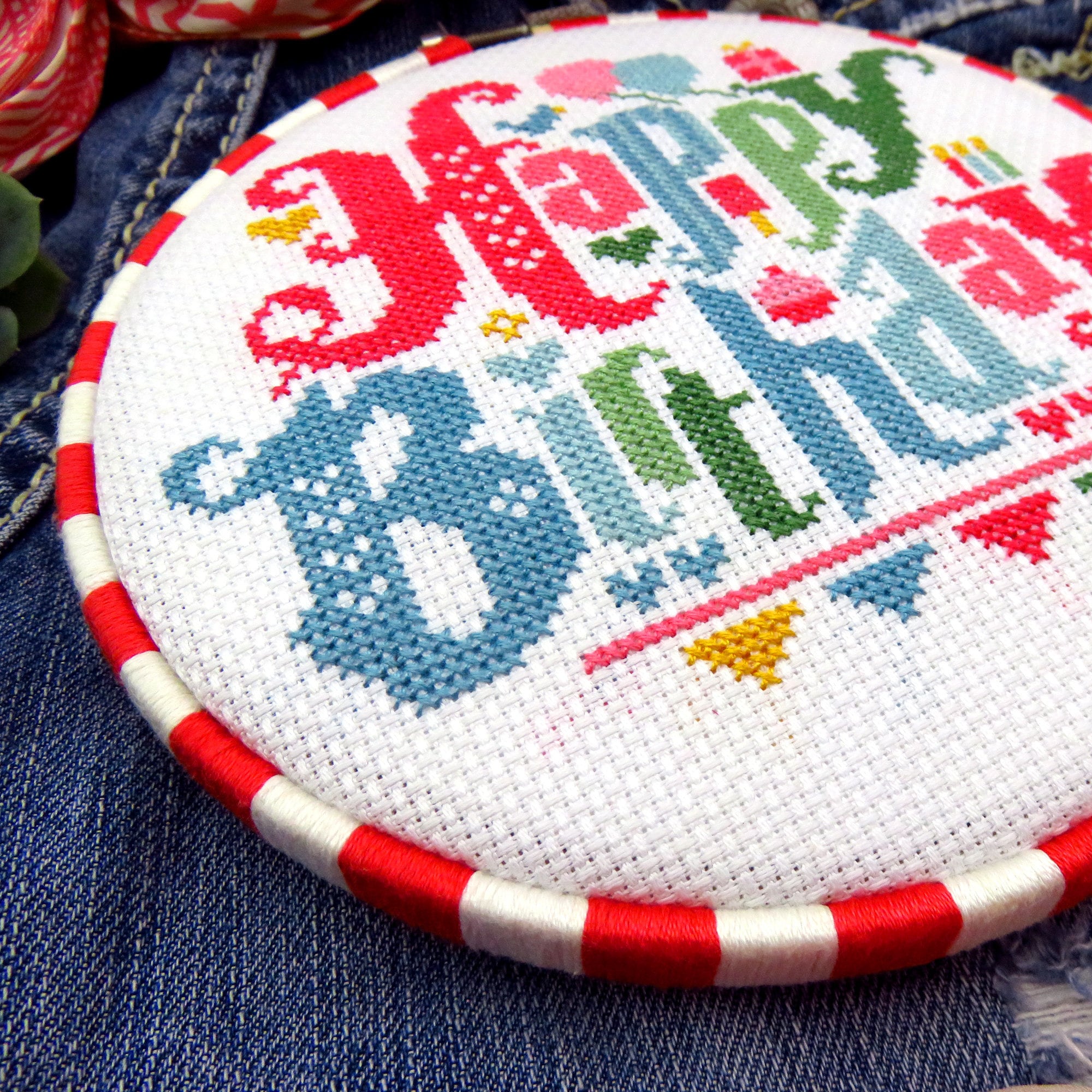 Modern Folk Embroidery An Emblem of Love - Cross-Stitch Hoop - Cross Stitch  Pattern - 123Stitch