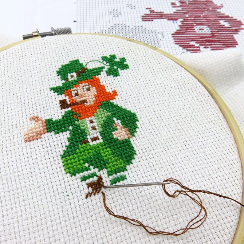 Mini cross stitch leprechaun, St Patricks Day cross stitch pattern, Irish needlepoint, Ireland cross stitch gnome fantasy cross stitch chart