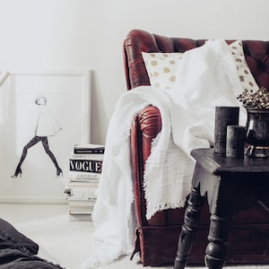Pure Elegance: Handcrafted Fringed White Linen Waffle Weave Blanket