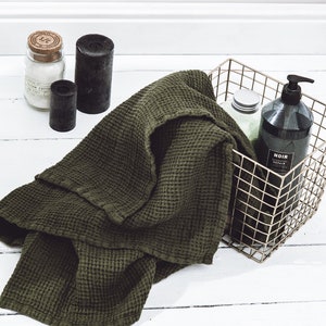 Timeless Elegance: Linen Waffle Weave Bath Towel - Embrace Luxury and Style