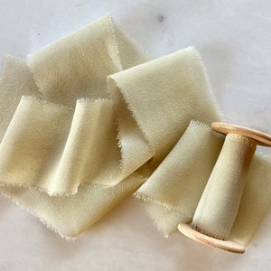 Sálvia, fita de chiffon de seda, 2" de largura | fita feita à mão + tingida à mão em um carretel de madeira