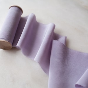 Cinta de seda teñida a mano / Lila / 4" de ancho / Cinta hecha a mano para ramos de boda, envoltura de regalos + manualidades