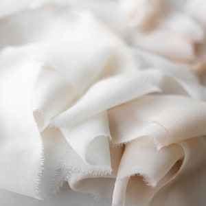 Fita de chiffon marfim, 2" de largura | feita à mão + tingida à mão, para artesanato, embrulhos para presentes, coroas de flores, buquês de noiva, convites, kits flat lay