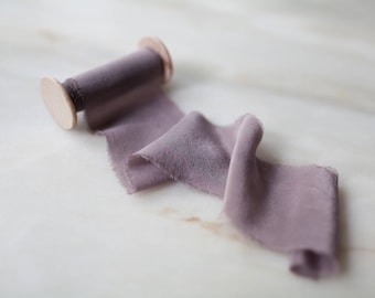 Heather, mauve zijden lint, 2" breed | handgemaakte, met de hand geverfde, gerafelde rand voor kransen, toverstokken, lei, bruidsbloemen, fotografie & platte leggen