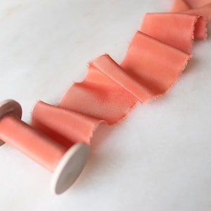 Fita de seda tingida à mão | feita à mão + tingida naturalmente | Rosa coral | para casamentos, artesanato + presentes