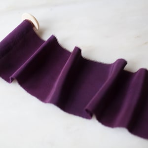 Maeve, fita de seda violeta, 10 cm de largura | feita à mão + tingida à mão para flores de casamento, varinhas, colares, guirlandas, artesanato, saias e estilo flat lay