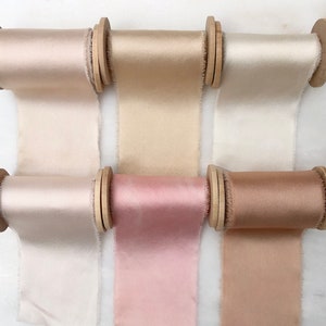 Seide Charmeuse Band | 3 Meter Spule | 2" breit | Handgemacht + handgefärbt auf einer Holzspule