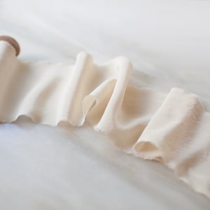 Cinta de seda teñida a mano color marfil / 4" de ancho / hecha a mano y en carrete para ramos de novia, invitaciones de boda, bonito envoltorio de regalos + fotografía