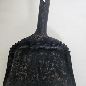 Vintage Dust Pan