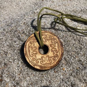 Collier tribal idole de l'immunité cachée sang contre eau - Fan Art inspiré par Survivor