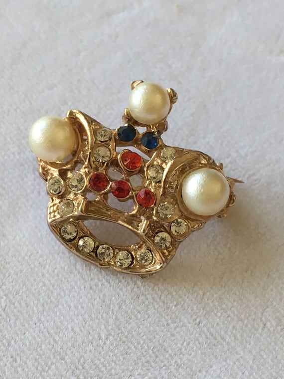 Vintage crown brooch pin best sale