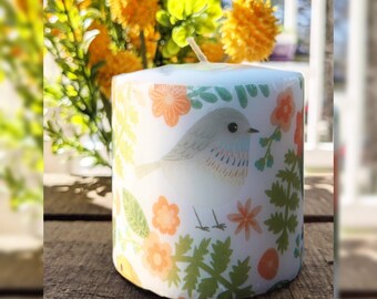 Spring Has Sprung Candle // Birds and Flowers Floral Pattern // Spring Décor // Mother Day Gift