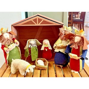VTG Felt Nativity Set w/ Cardboard Manger 7 Felt Figures Christmas Holiday