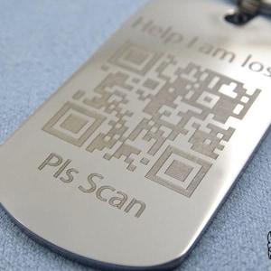 Placa de identificación de acero inoxidable con código QR personalizado: collar grabado personalizado